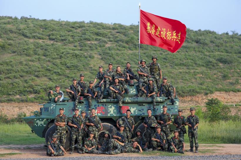 直击武警某部机动八支队野外驻训
