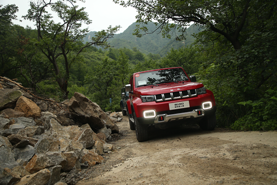 2.0T+8AT 试驾北京越野BJ40城市猎人版