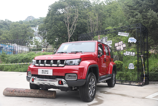 2.0T+8AT 试驾北京越野BJ40城市猎人版