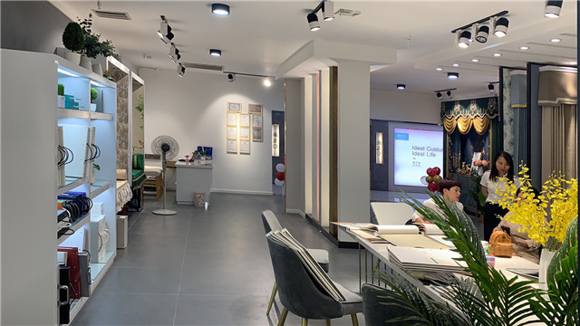 领绣菁华又有领绣菁华店开业了