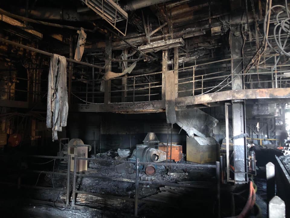 时间7月12日上午,美国海军"好人理查德"号(lhd-6)两栖攻击舰发生火灾