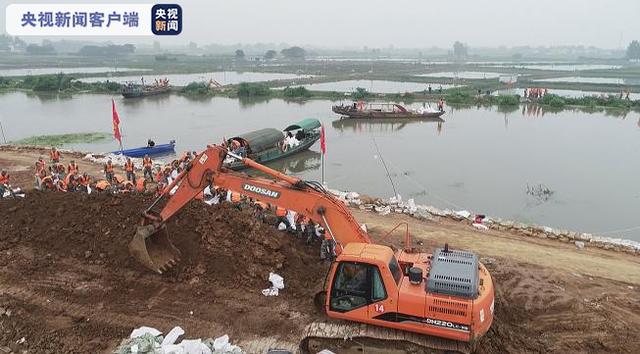 安徽马鞍山石跋河出现塌方险情 陆军100多名官兵现场抢险休闲区蓝鸢梦想 - Www.slyday.coM