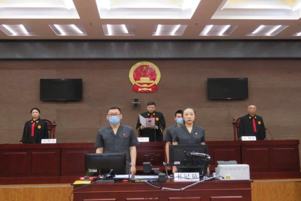 2000年前后,被告人车爱军纠集社会闲散人员在黑河市市区一带逞凶作恶