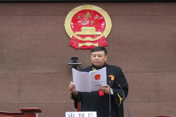 2000年前后,被告人车爱军纠集社会闲散人员在黑河市市区一带逞凶作恶