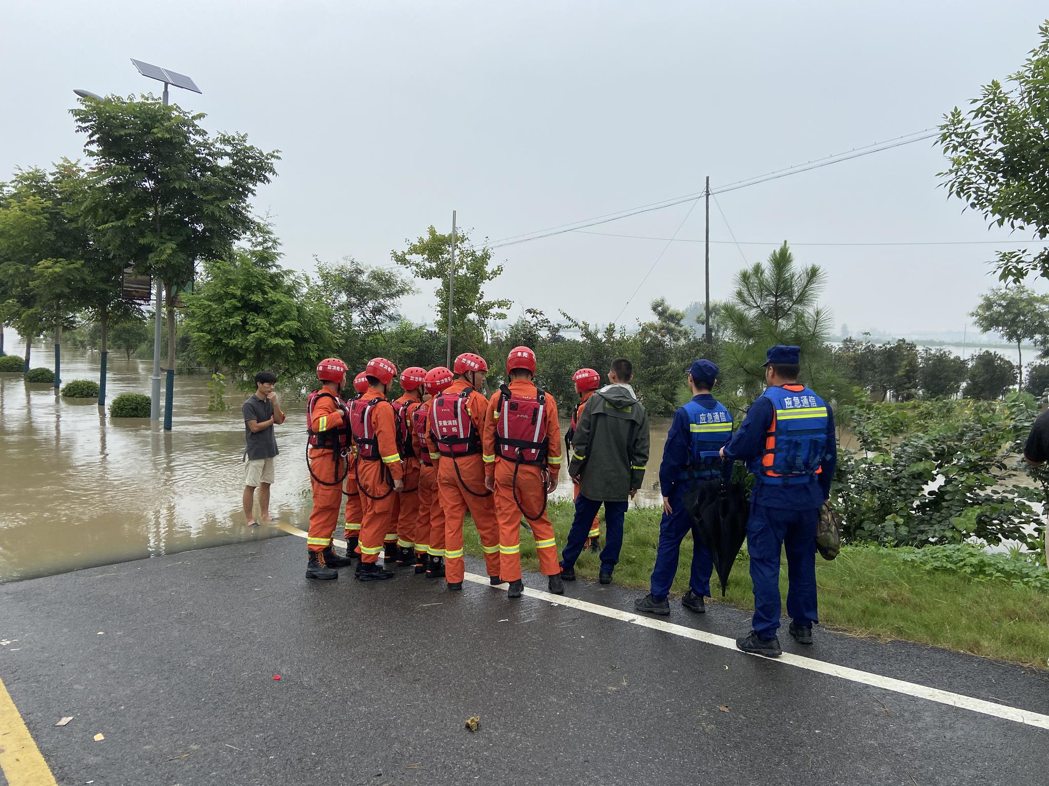 多图直击王家坝开闸泄洪蓄洪区村民之前抗旱现在抗洪