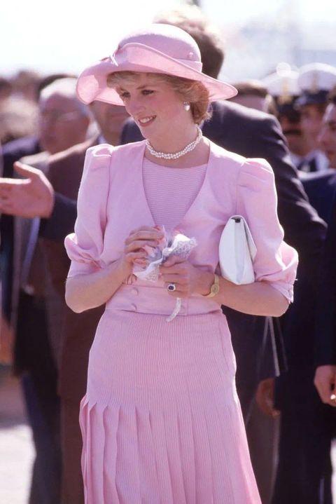 我只想再看一次戴妃的好衣品!|戴安娜_新浪新闻