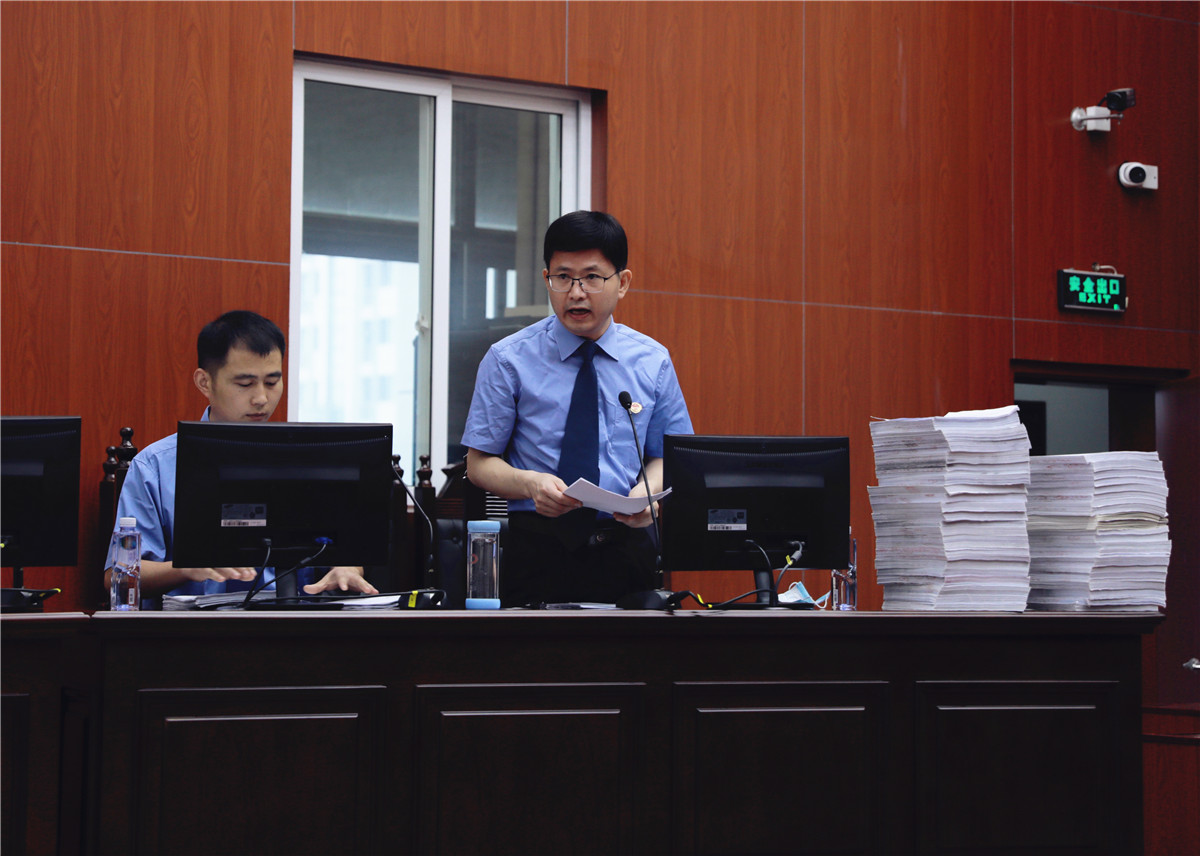 安徽省颍上县委原书记涉嫌受贿案开庭被控受贿2200余万