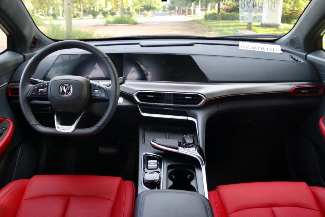 颜值or实用,买长安uni-t还是本田缤智?