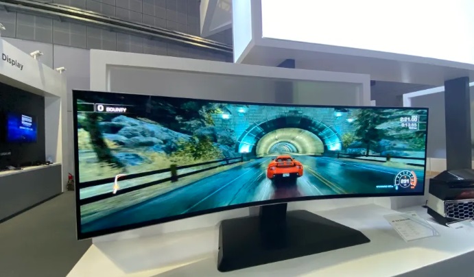 京东方展示了柔性 amoled,mini led,屏下摄像头等创新显示技术及解决