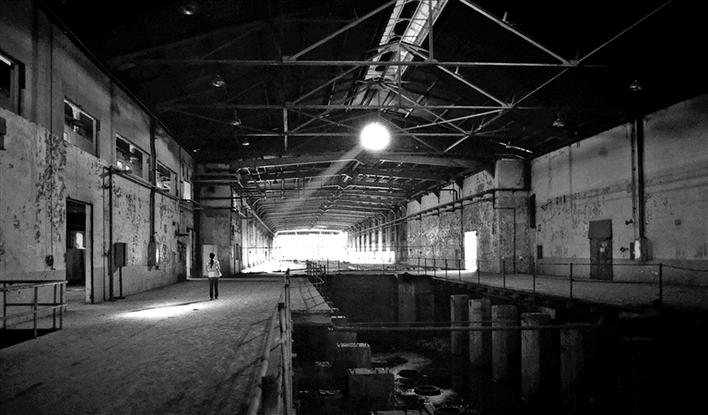 蛇口,准备升级的玻璃厂(2012年)