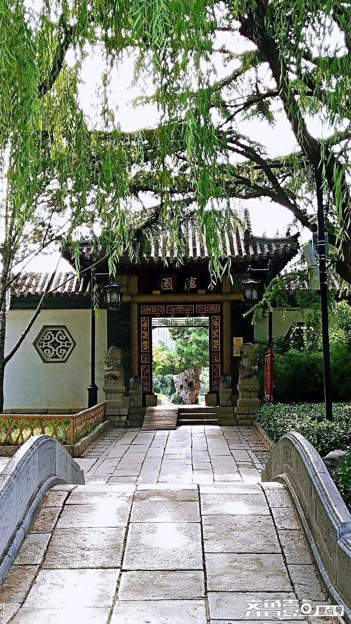 蓝已青矣 菊香梅影伴雪涛——趵突泉公园园中园之沧园