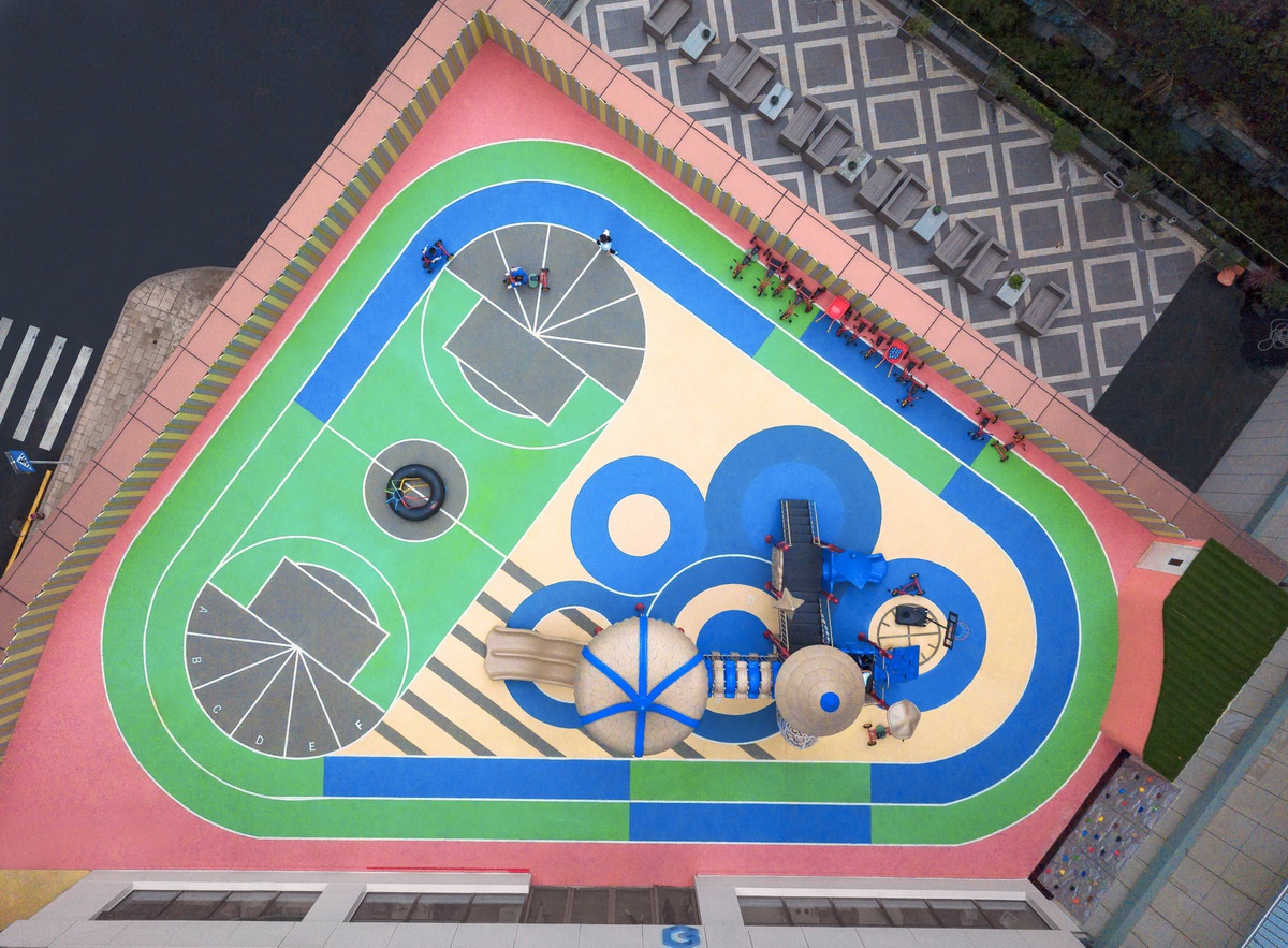 孩子的"理念世界"探索:benebaby国际学院 / vmdpe圆道设计