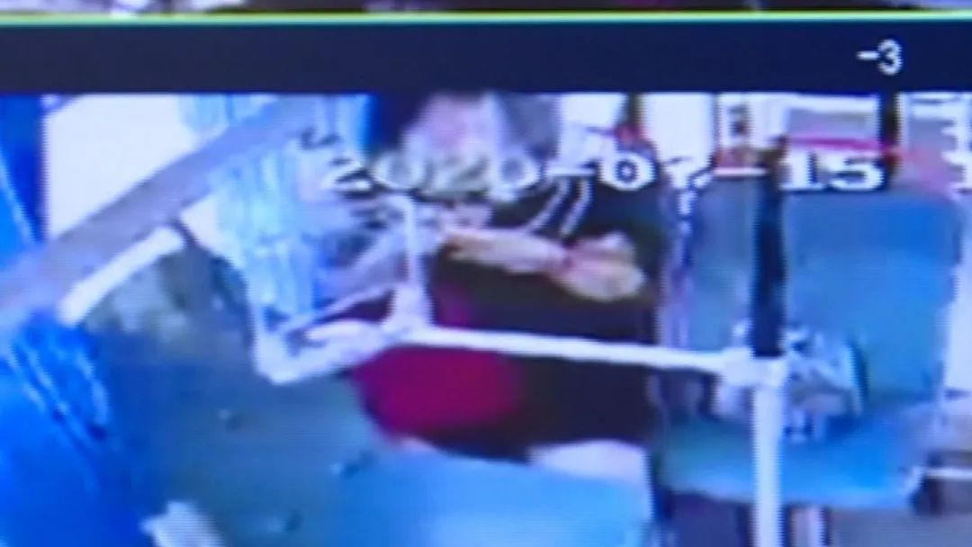 废人！？女子坐公交不戴口罩，司机提醒反遭辱骂休闲区蓝鸢梦想 - Www.slyday.coM