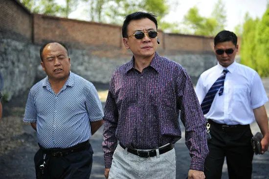 山西有钱煤老板排名_穷小子到“煤老板”,山西富豪终于被捕,村民:曾听到