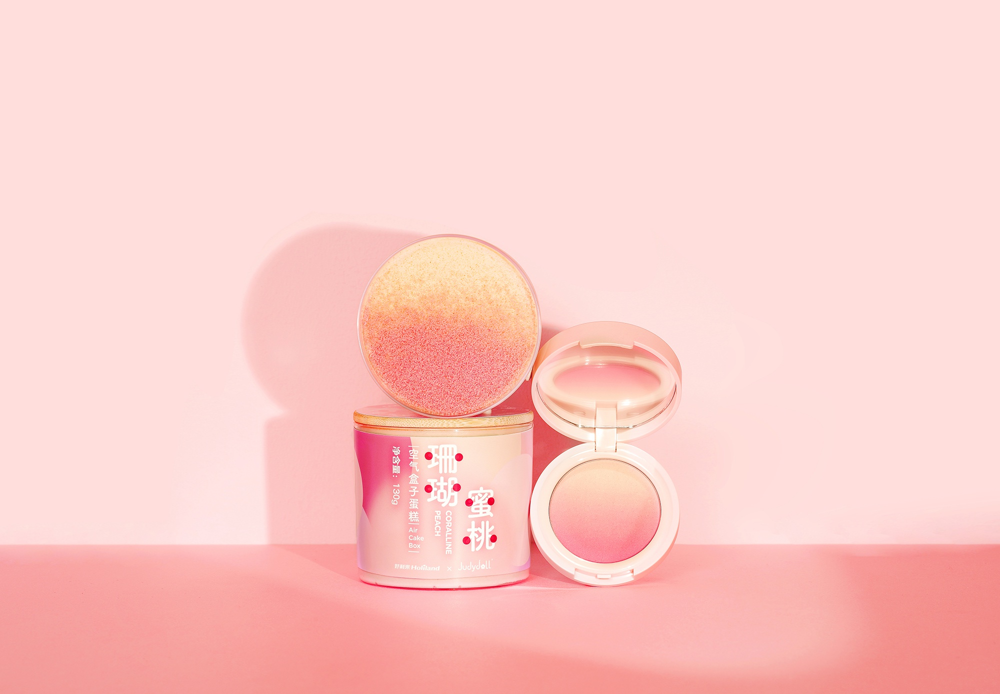 竞品联名不是唯一的流行,国货美妆橘朵的最新联名对象是一家mcn