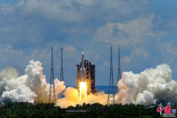 成功将我国首个火星探测器——"天问一号"送入预定轨道,发射任务取得