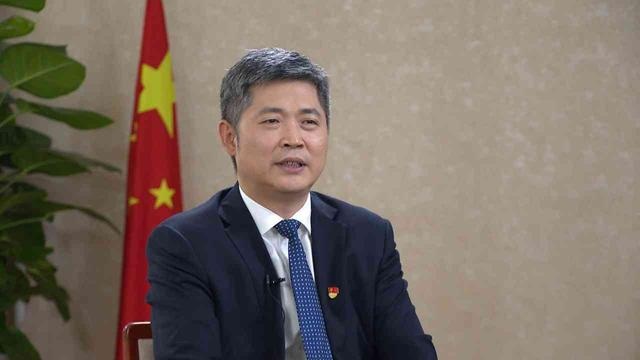沧州市长梅世彤:我们打出"免,减,缓,降,返,补"的政策"组合拳",密集