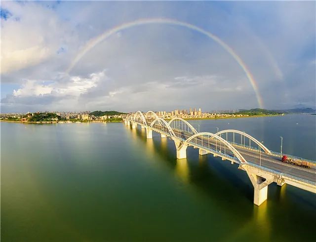 正文   最近潮州天气真是     昨天,大暑节气   今天早晨,下了一场