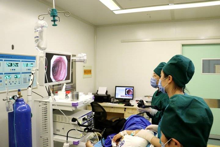 烟台医大胃肠医院直播无痛胃肠镜检查,治疗,让患者家