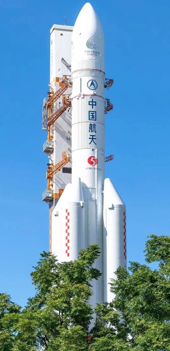 我国首个火星探测器天问一号发射成功将挑战三步走开启中国航天新篇章