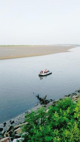 近七旬老两口涉水过河溺水身亡