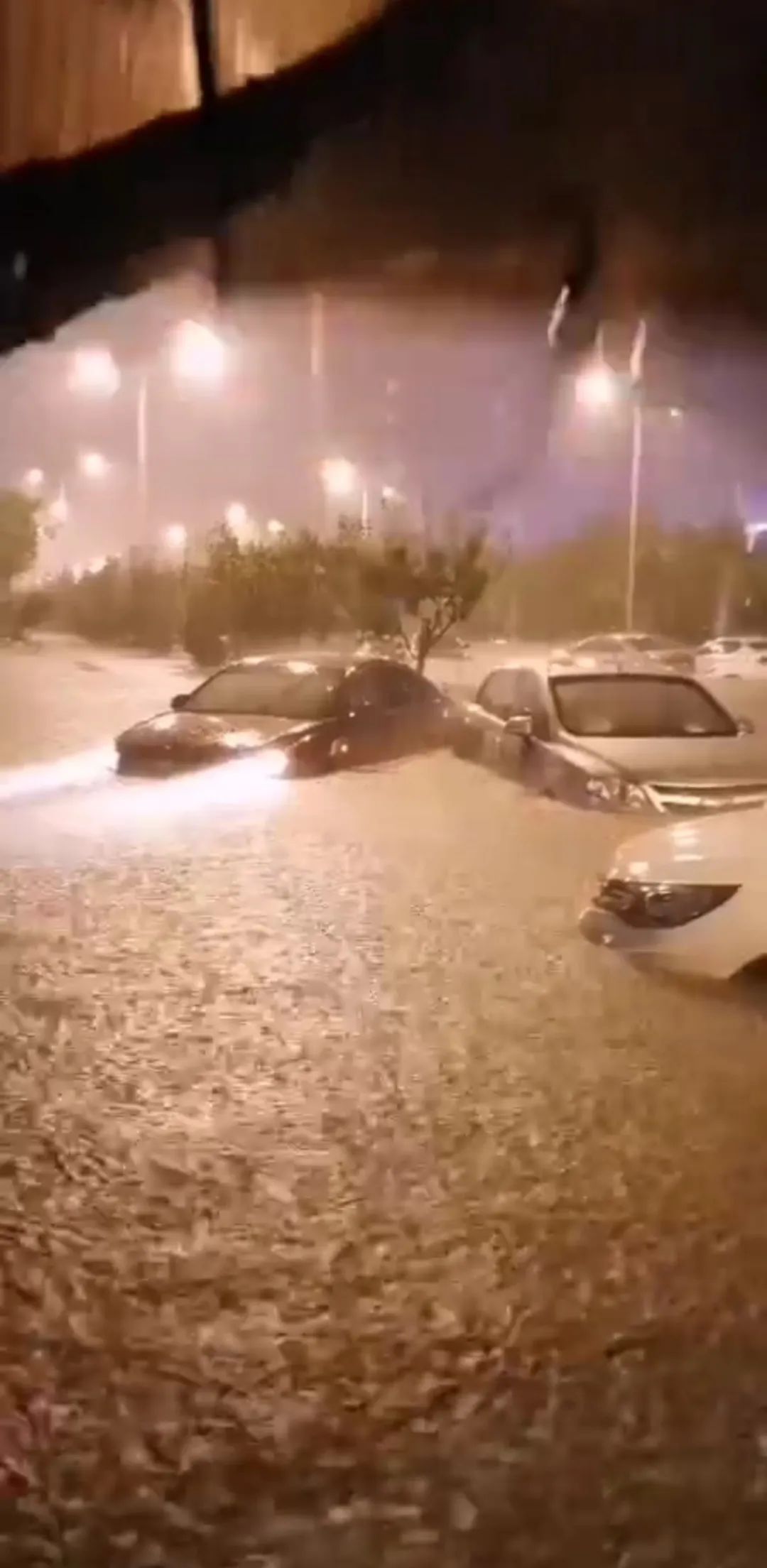 青岛这场暴暴暴暴雨有多暴?需要注意的是……一图在手下雨不愁!