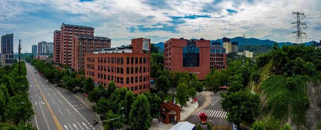 关注"产教融合"下的重庆高职城(二):为"数智"经济赋能,重庆高职城实现