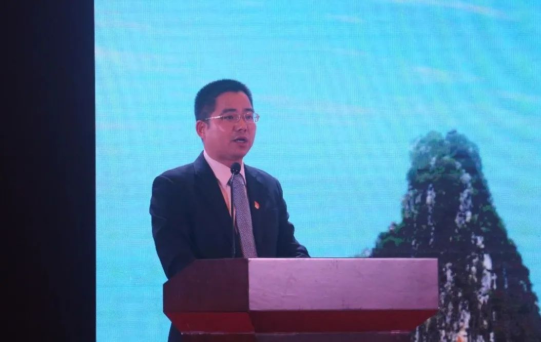 肇庆市人民政府副秘书长张浩龙讲话