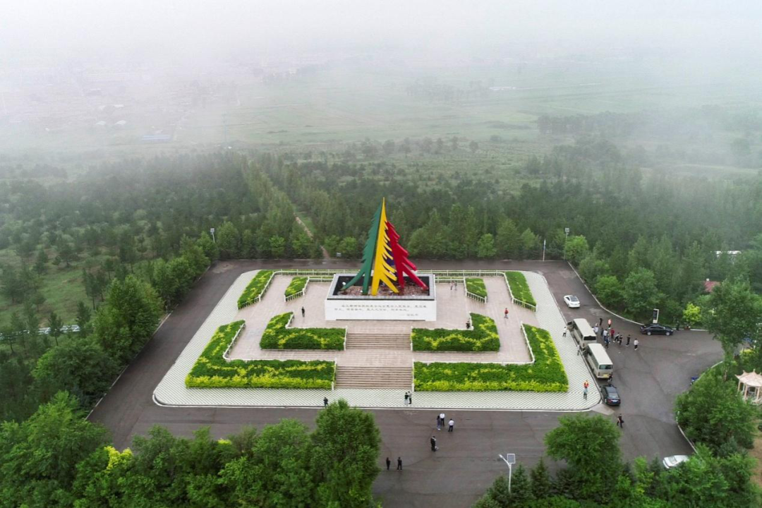 图为右玉南山森林公园 钟欣 摄