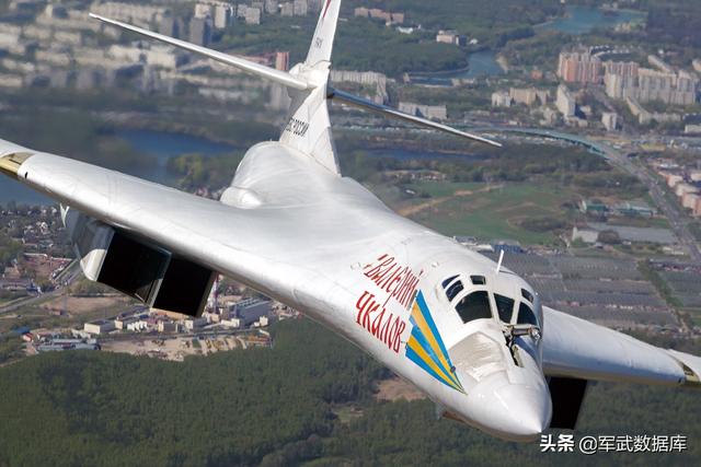 图22和图160轰炸机哪个更快你怎么看