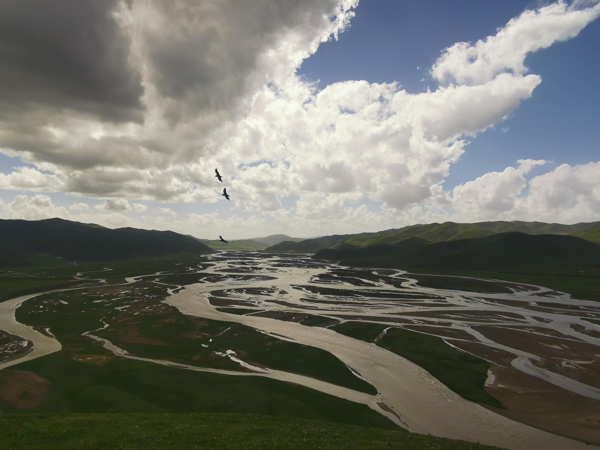 高宇婷 图青海果洛藏族自治州是我国30个少数民族自治州中海拔最傅哪