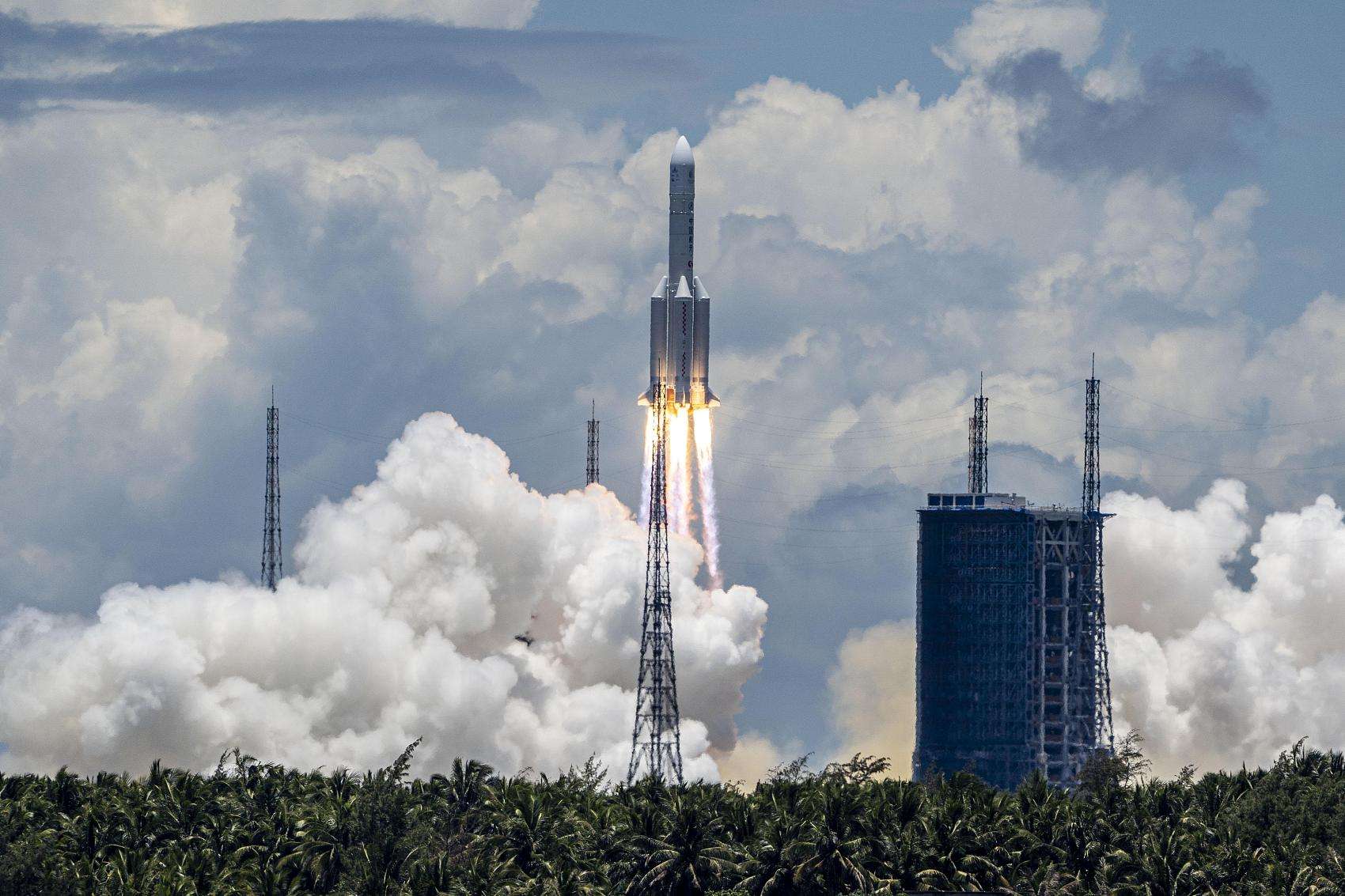 视频|"天问一号"开启火星之旅 等待它的将有哪些考验?