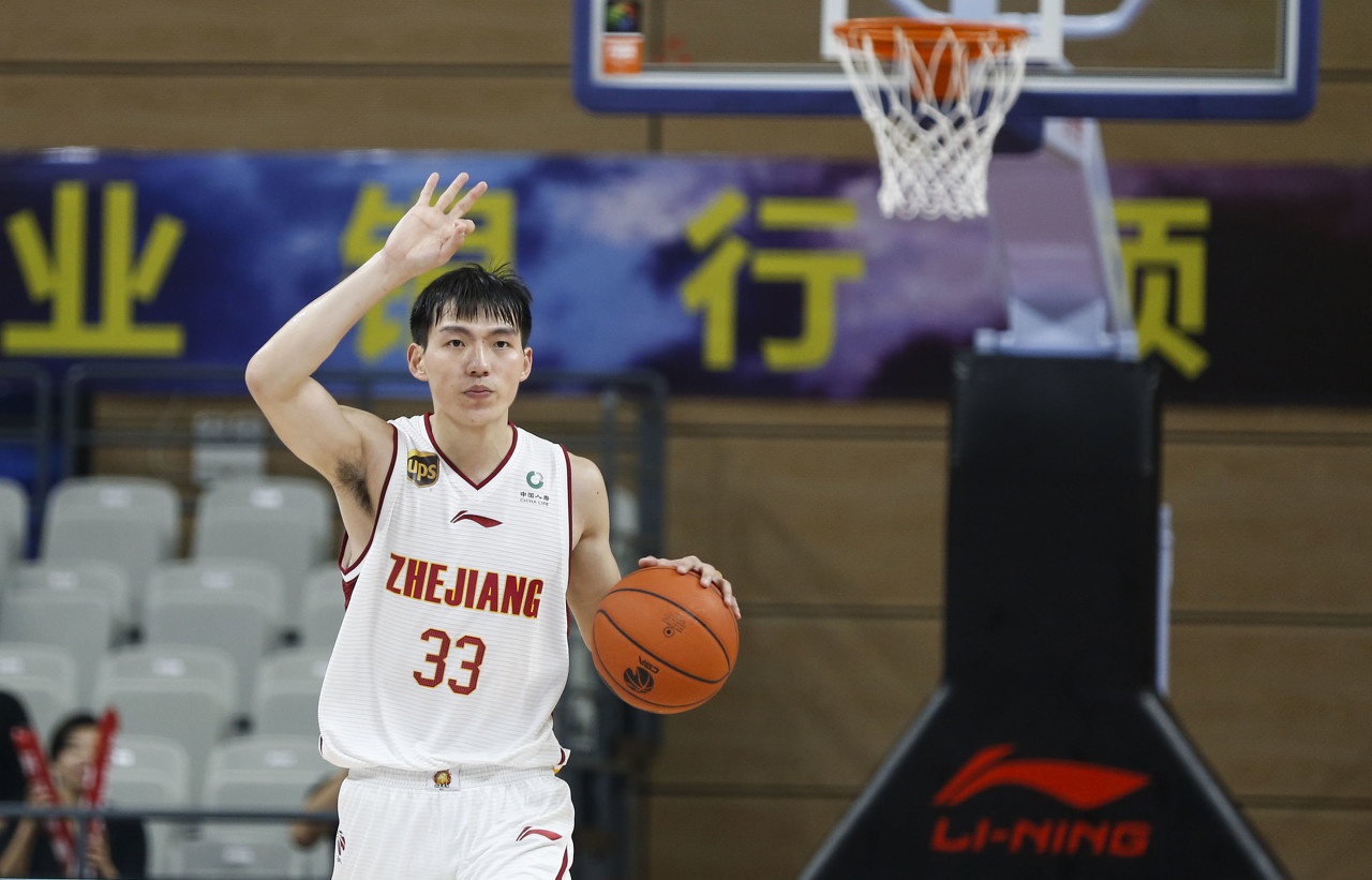 今日图集:浙江男篮当家后卫吴前