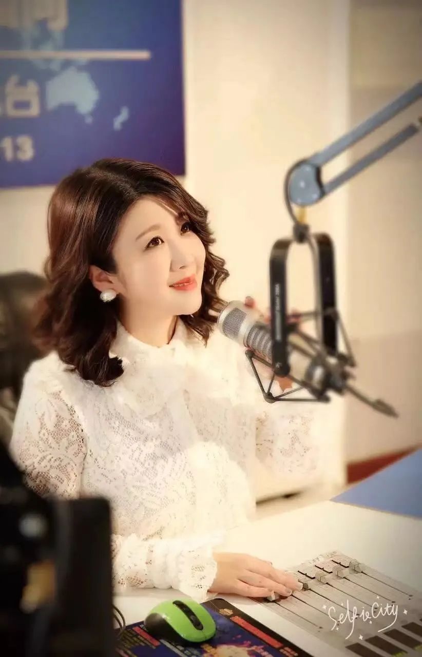 《心有千千结》主持人:宏瑞