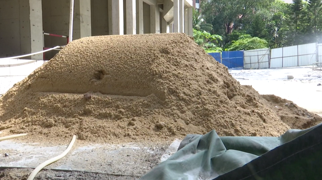 龙岐村改造项目仍然"扬尘四起",执法人员开出10万元罚单!