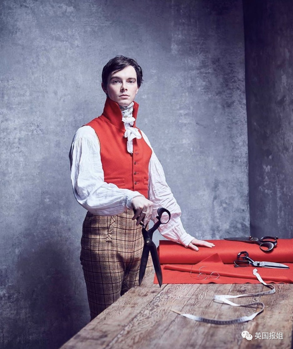 太帅了吧英国鲜肉小哥只穿200年前衣服上街复古绅士