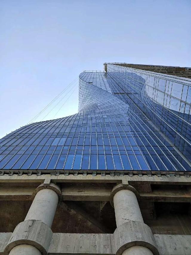 重庆的建筑也会"扭",超高层建筑"太阳座"预计今年底竣工