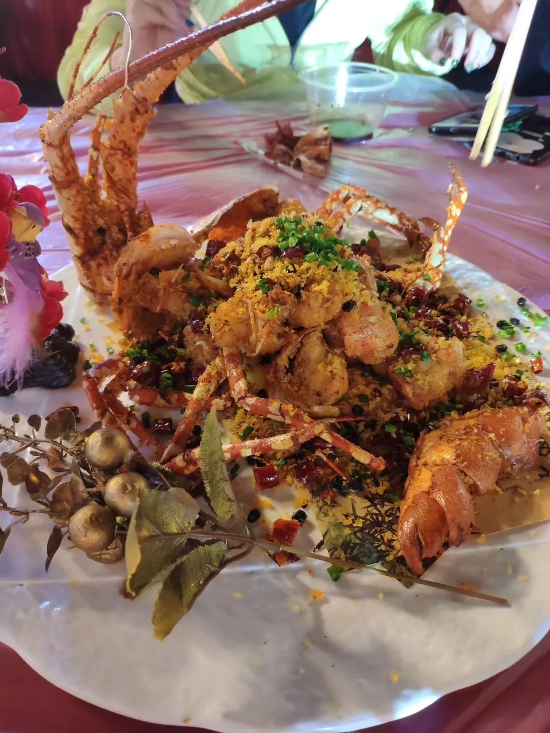 这位姐姐"乘风破浪",拿走了5000元.