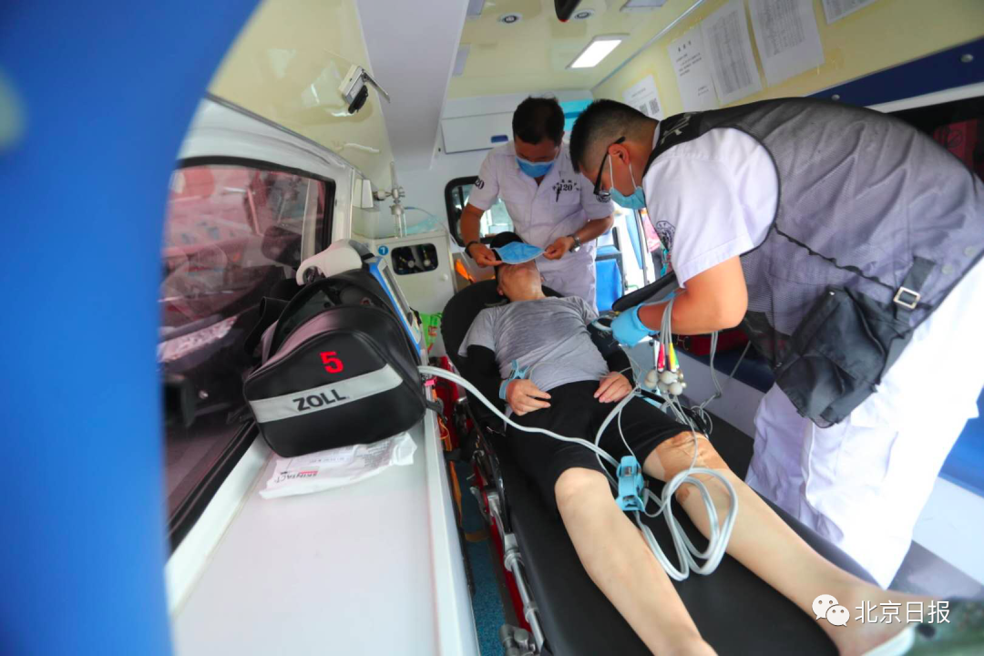 高温下,120急救医生奔波的一天