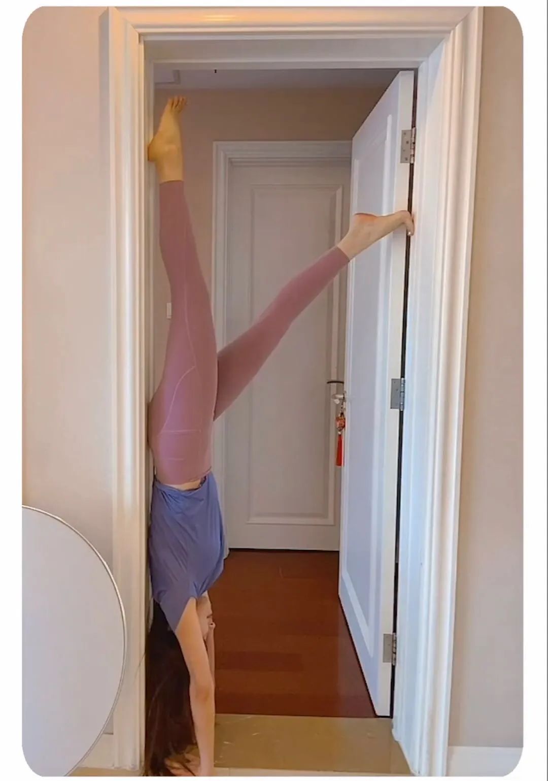 黑眼镜|黄梦莹|手语_新浪新闻