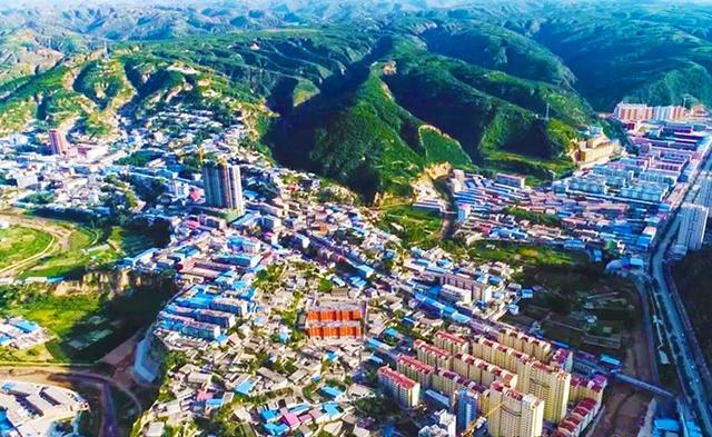 油晓峰 山西吕梁石楼县委书记 石楼县的攻坚深度贫困之路