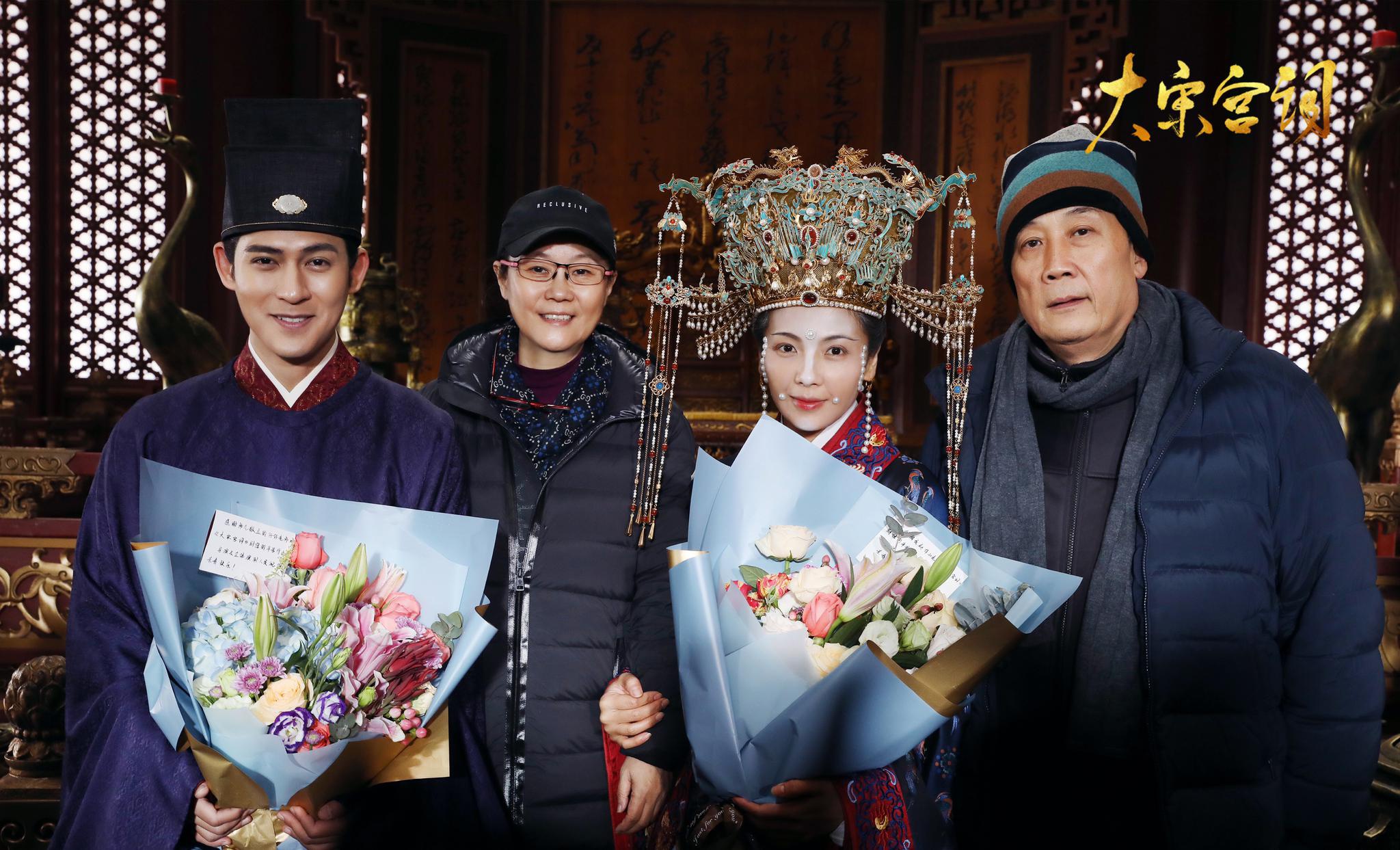  《大宋宫词》拍摄现场，李少红与周渝民、刘涛、曾念平。