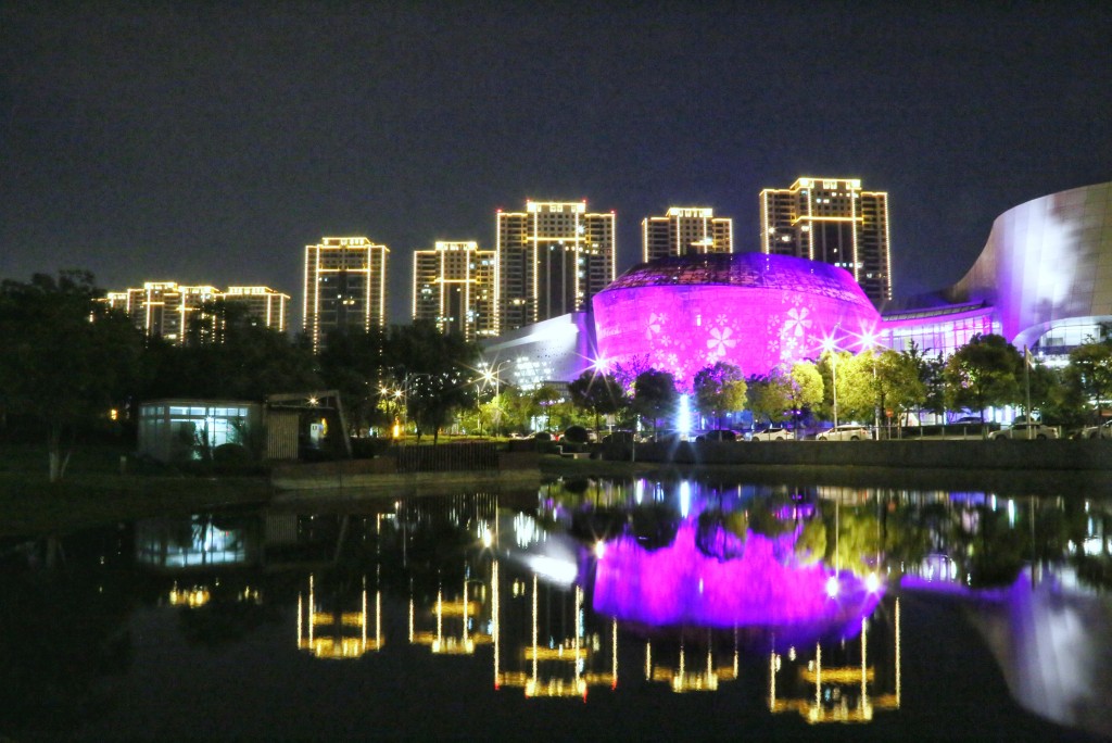 在家看天下每日一景丨南京江宁东山再起地愈夜愈精彩