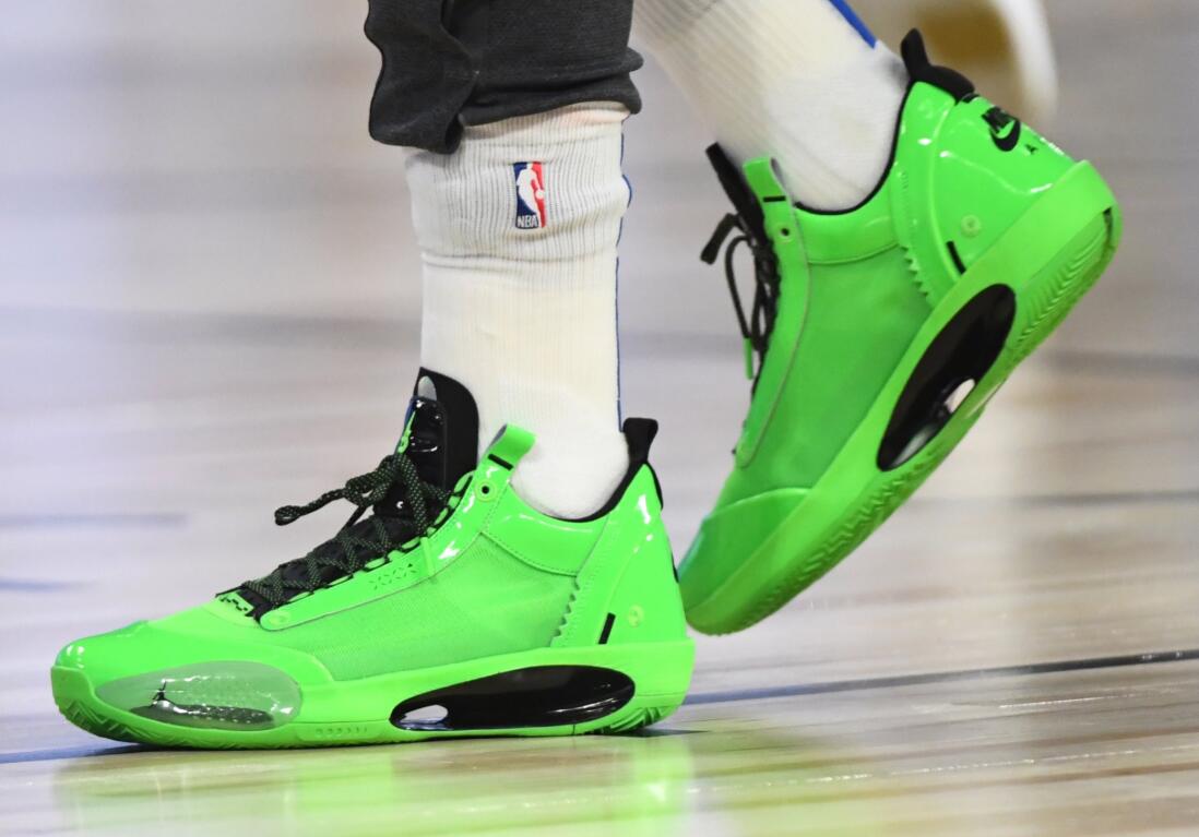 东契奇今天穿的绿色aj34lows好骚气