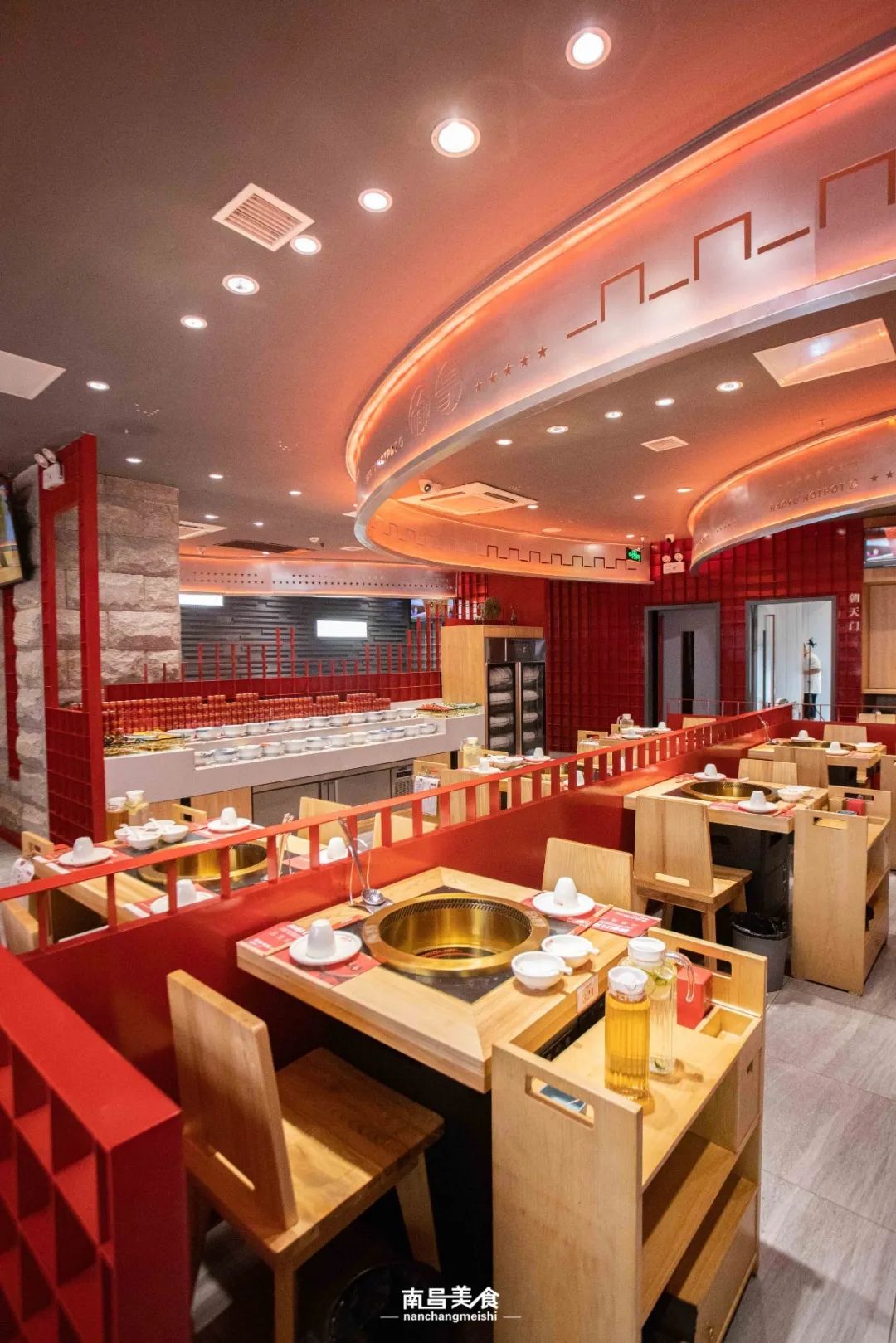 上了新闻联播的豪渝火锅回馈粉丝99限量抢购100元券