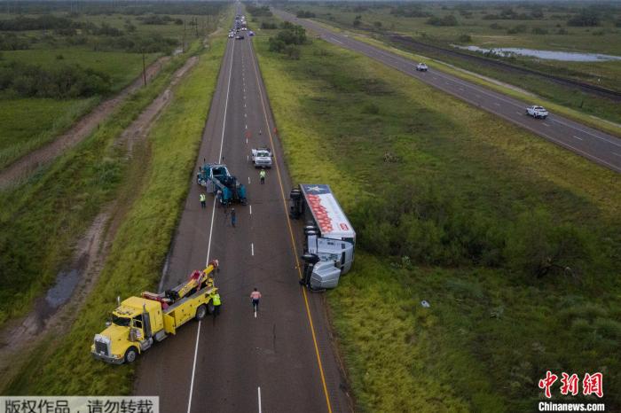 飓风汉娜减弱为热带风暴道格拉斯逼近夏威夷