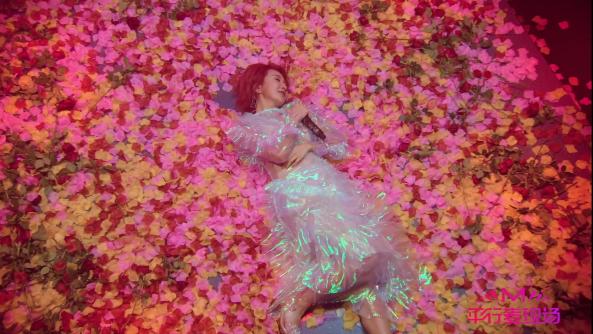 乃万从青你2到开在线个唱我有传说中的业务能力了