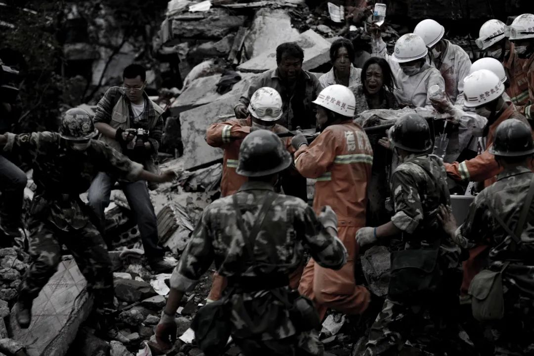 灾难面前的中国人渺小而伟大