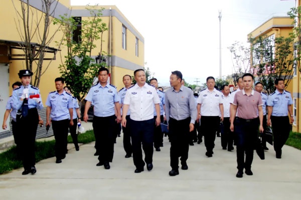 保山召开公安机关全警实战大练兵现场推进会