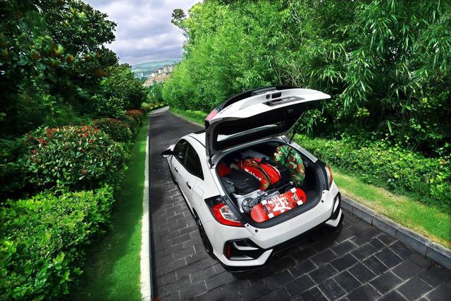 试驾全新思域Hatchback：连TA的“呼吸”都令人着迷